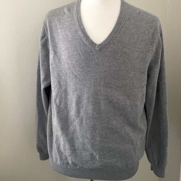 Brooks Brothers Merino Wool V-Neck Sweater - Picture 3 of 7